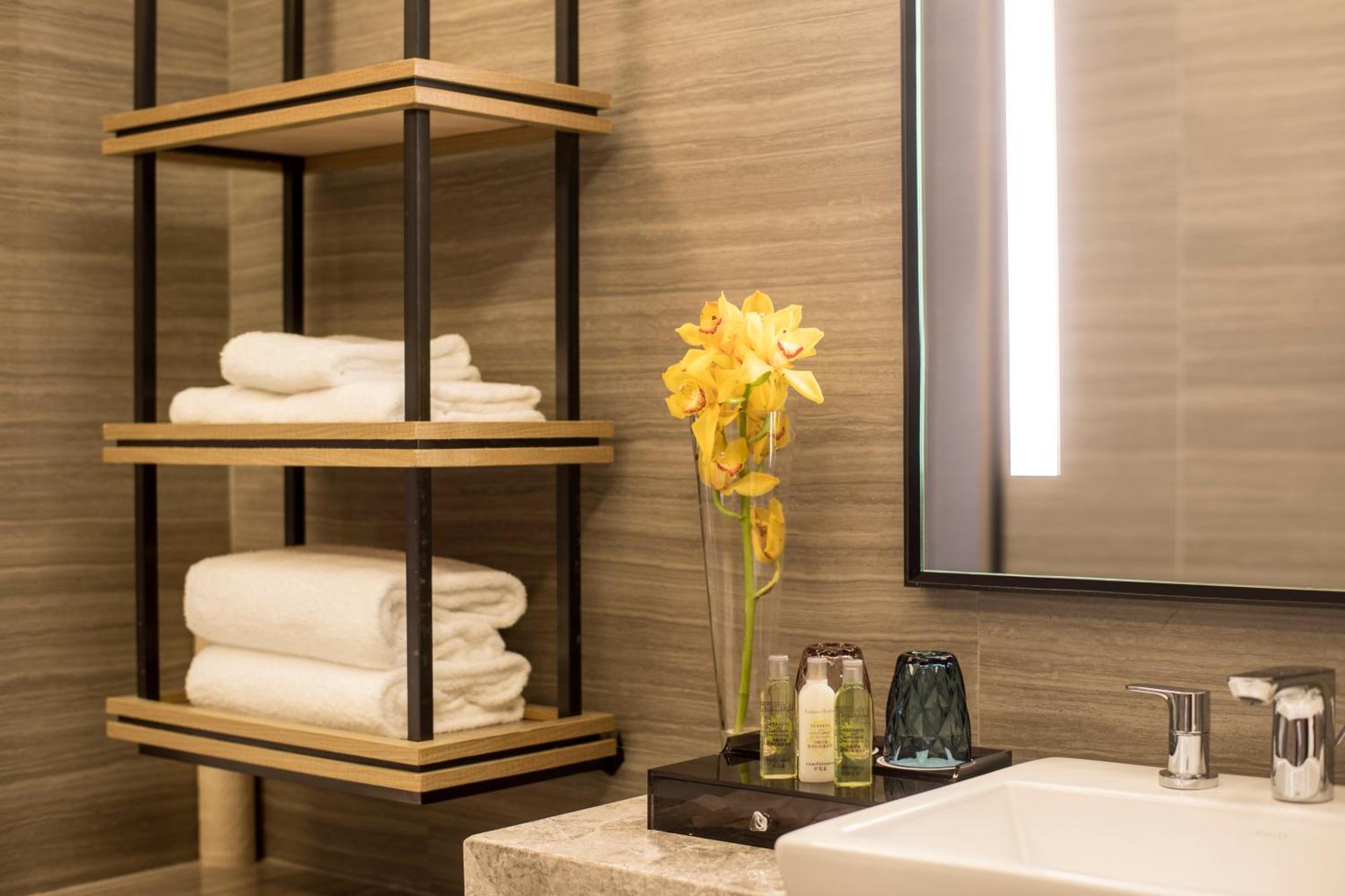 Doubletree By Hilton Hotel Shenzhen Longhua, Near Huawei, Foxcnn, Shenzhen North Railway, Uniwalk & Uniworld Shopping Mall, Sam'S Club מראה חיצוני תמונה