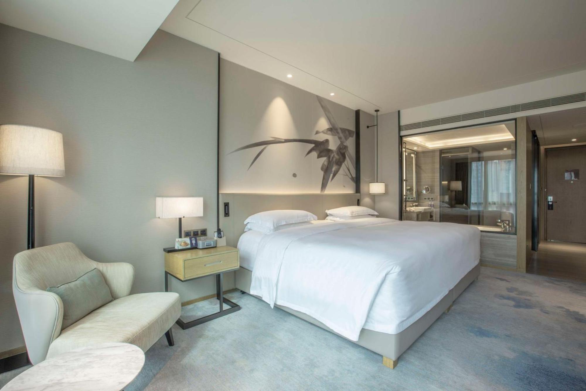 Doubletree By Hilton Hotel Shenzhen Longhua, Near Huawei, Foxcnn, Shenzhen North Railway, Uniwalk & Uniworld Shopping Mall, Sam'S Club מראה חיצוני תמונה